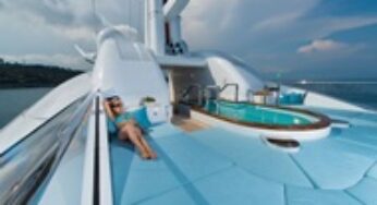 Rent Majesty 105 ft Luxury Yacht in Dubai