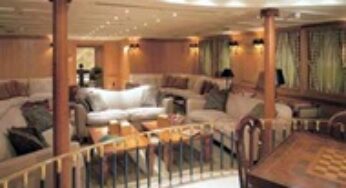 Rent 84ft Luxury Yacht in Dubai