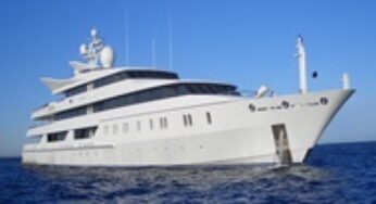 Rent Majesty 110 Yacht in Dubai